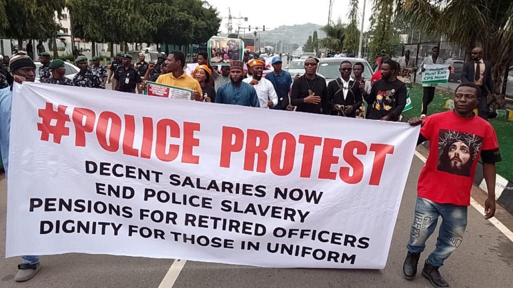 BREAKING: Sowore, others shun warnings, lead retired police officers in protest [PHOTOS]